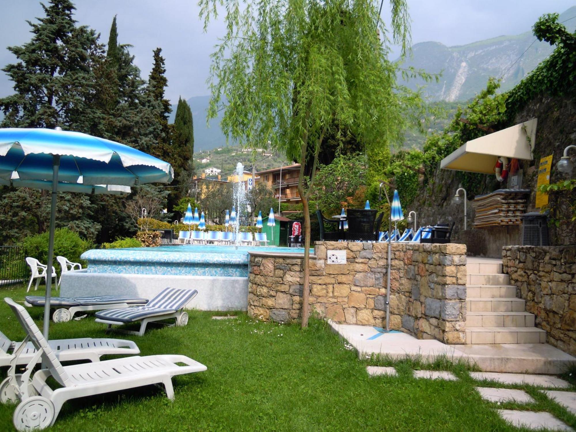 Beach Hotel Du Lac Мальчезіне Екстер'єр фото